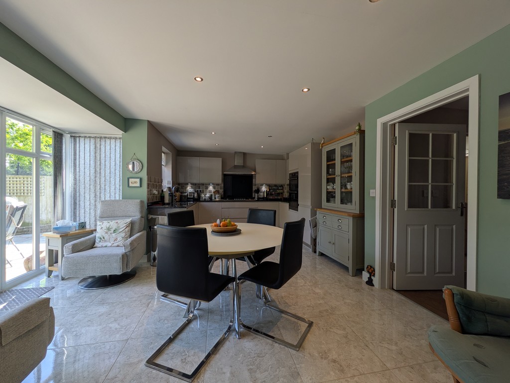 4 bed detached house for sale in Veysey Close, Exeter, EX2  - Property Image 3