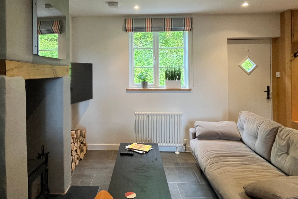 2 bed terraced house to rent in Torrington Place, Kenton, EX6 3