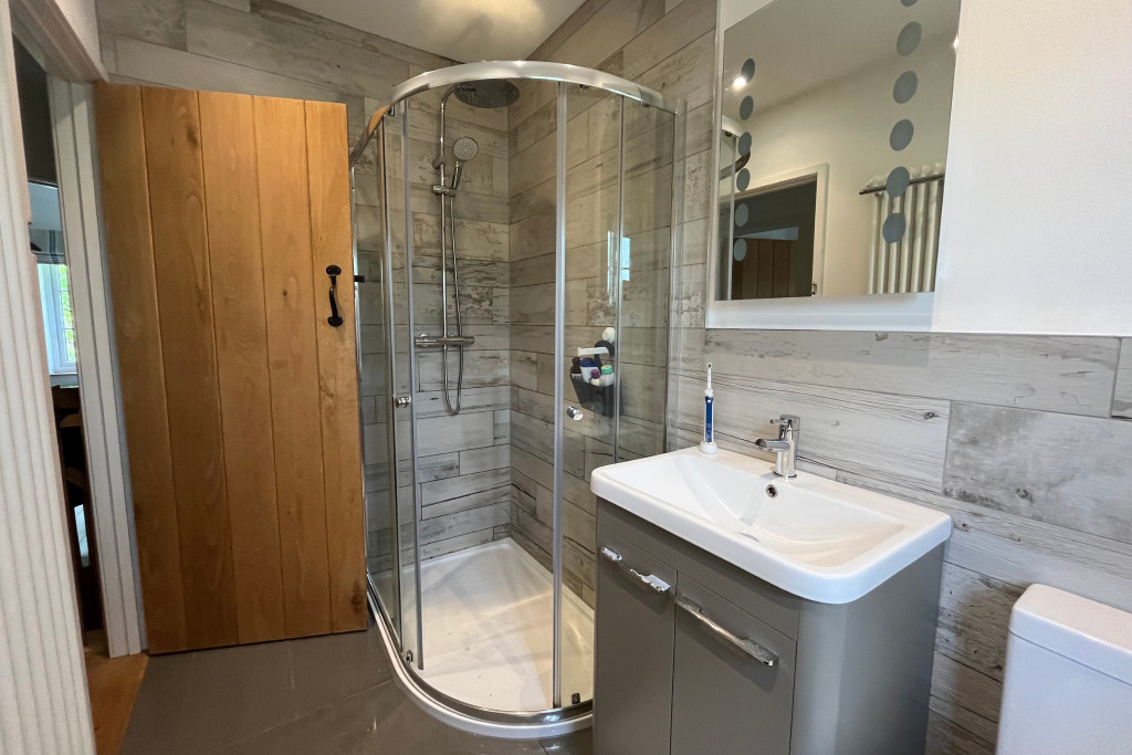 2 bed terraced house to rent in Torrington Place, Kenton, EX6  - Property Image 11