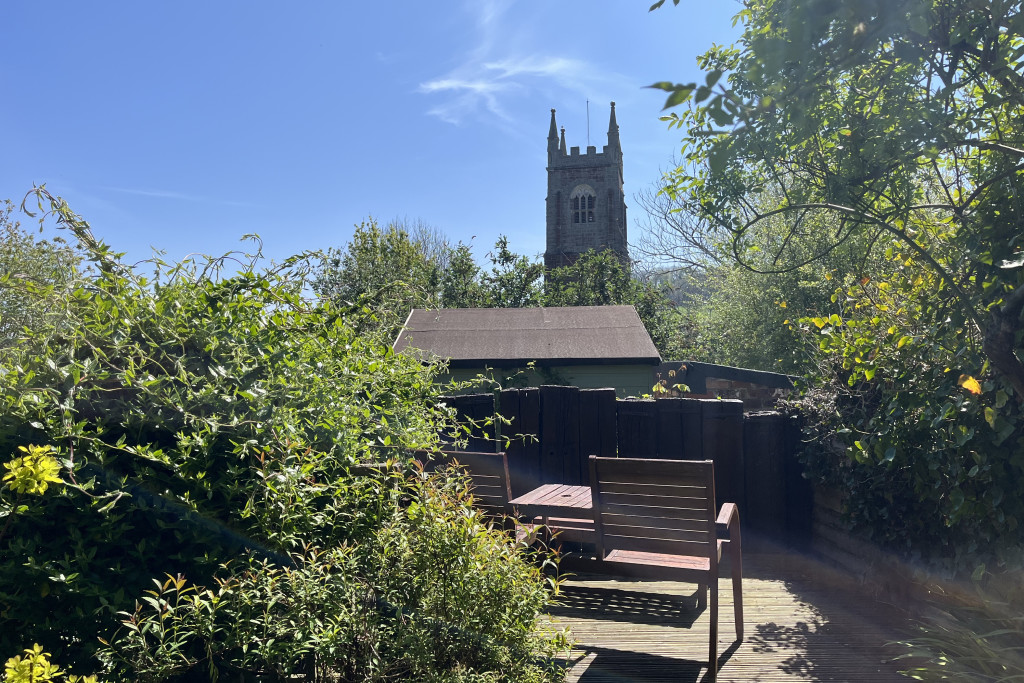 2 bed terraced house to rent in Torrington Place, Kenton, EX6