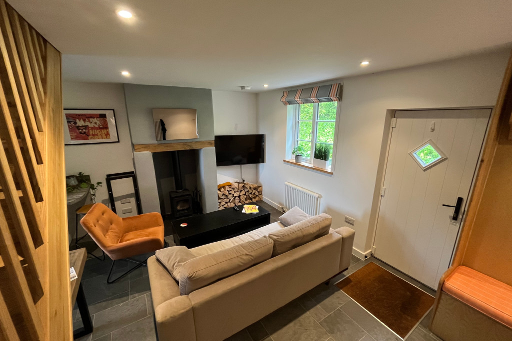 2 bed terraced house to rent in Torrington Place, Kenton, EX6 1