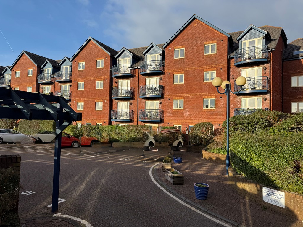 2 bed apartment to rent in Compass Quay, Exeter 1