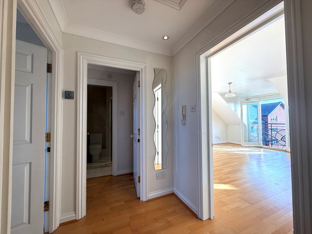 2 bed apartment to rent in Compass Quay, Exeter 2