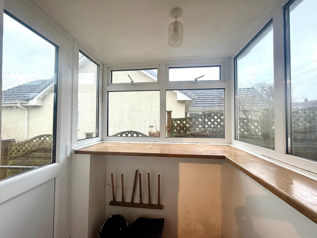 2 bed detached bungalow to rent in Creedy Road, Crediton, EX17  - Property Image 6