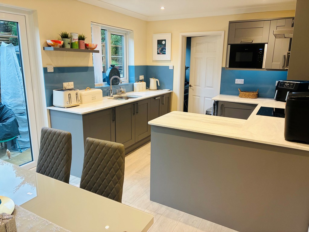 3 bed detached house for sale in Moor View Drive, Teignmouth, TQ14 - Property Image 1