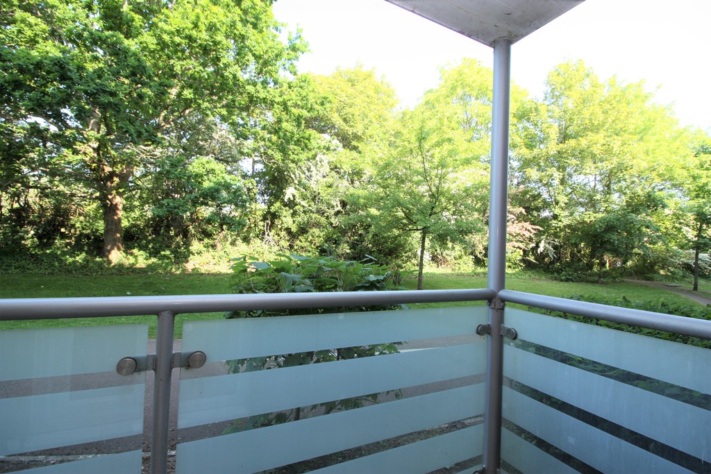 2 bed apartment for sale in Heraldry Walk  - Property Image 3