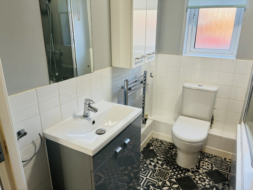 2 bed apartment for sale in Heraldry Walk  - Property Image 8