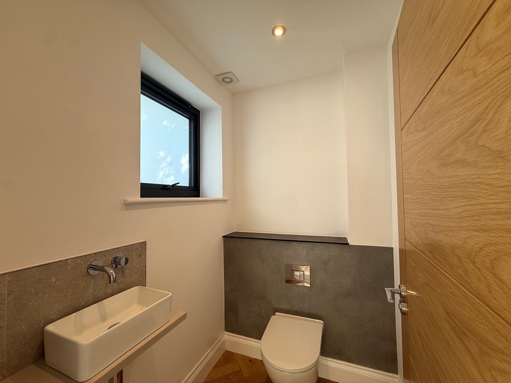 5 bed detached house to rent in Old Rydon Lane, Exeter  - Property Image 8