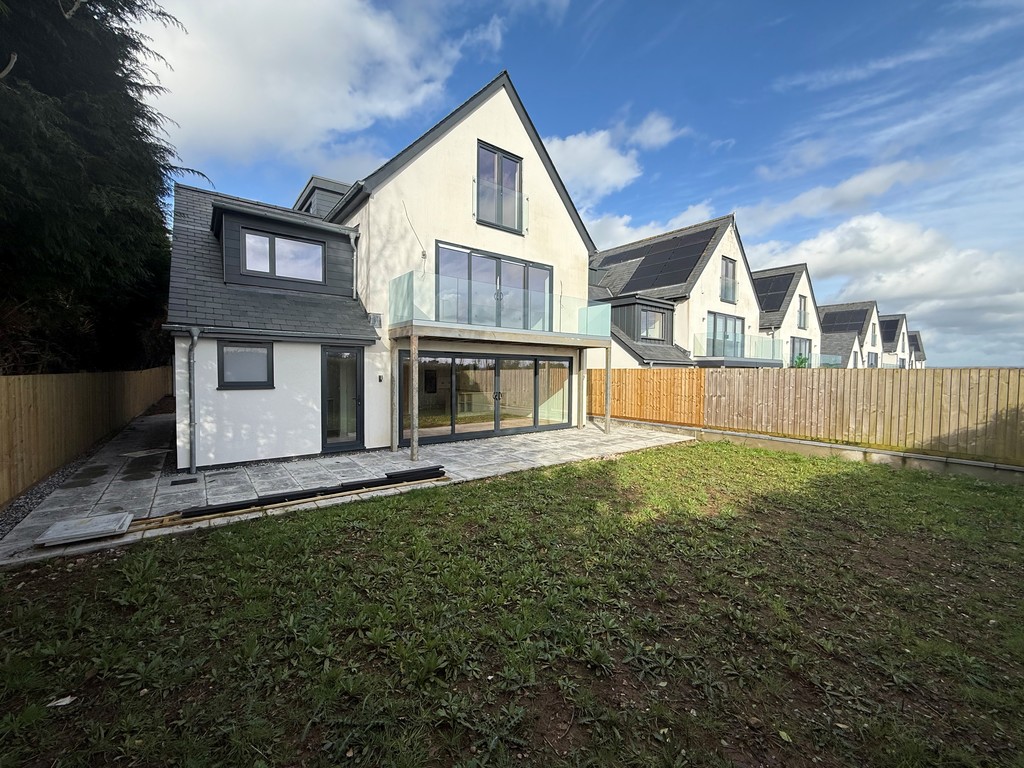 5 bed detached house to rent in Old Rydon Lane, Exeter