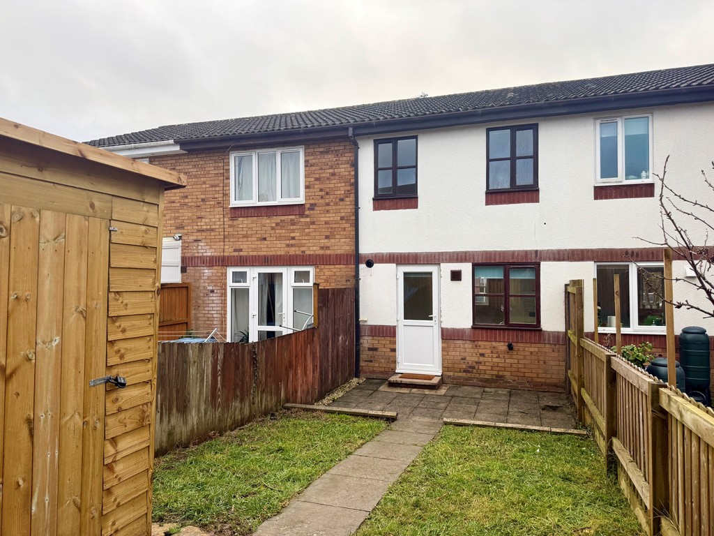 2 bed terraced house to rent in Fulford Drive, Cullompton, EX15 8