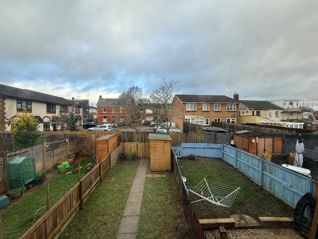 2 bed terraced house to rent in Fulford Drive, Cullompton, EX15 12