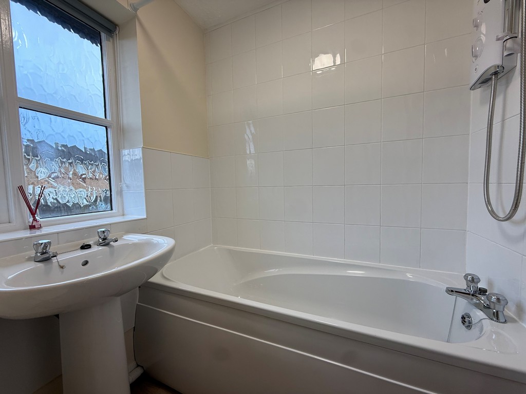 2 bed terraced house to rent in Fulford Drive, Cullompton, EX15 15