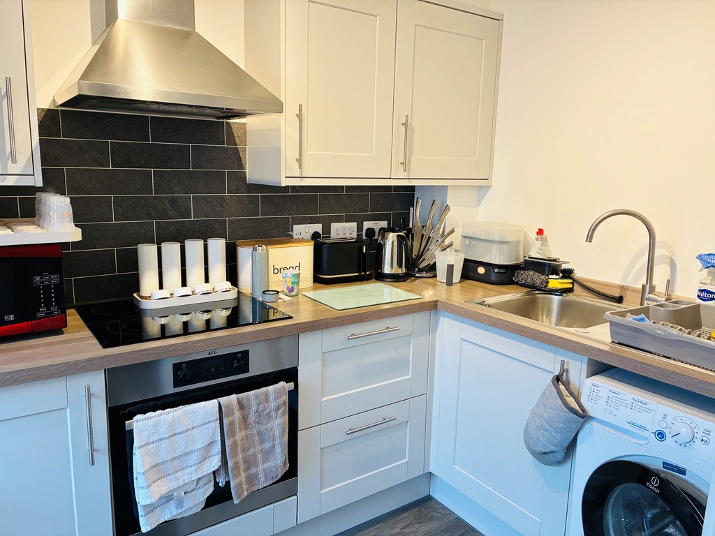 2 bed semi-detached house for sale in Tarka Way, Crediton, EX17  - Property Image 2