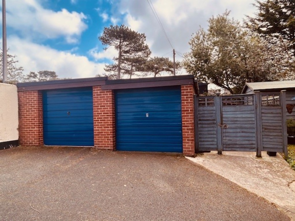 2 bed apartment for sale in East Cliff Road, Dawlish, EX7 12