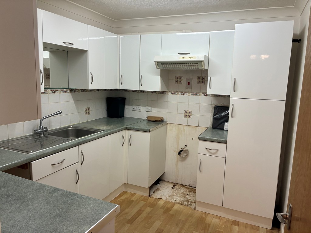 2 bed apartment for sale in East Cliff Road, Dawlish, EX7 4