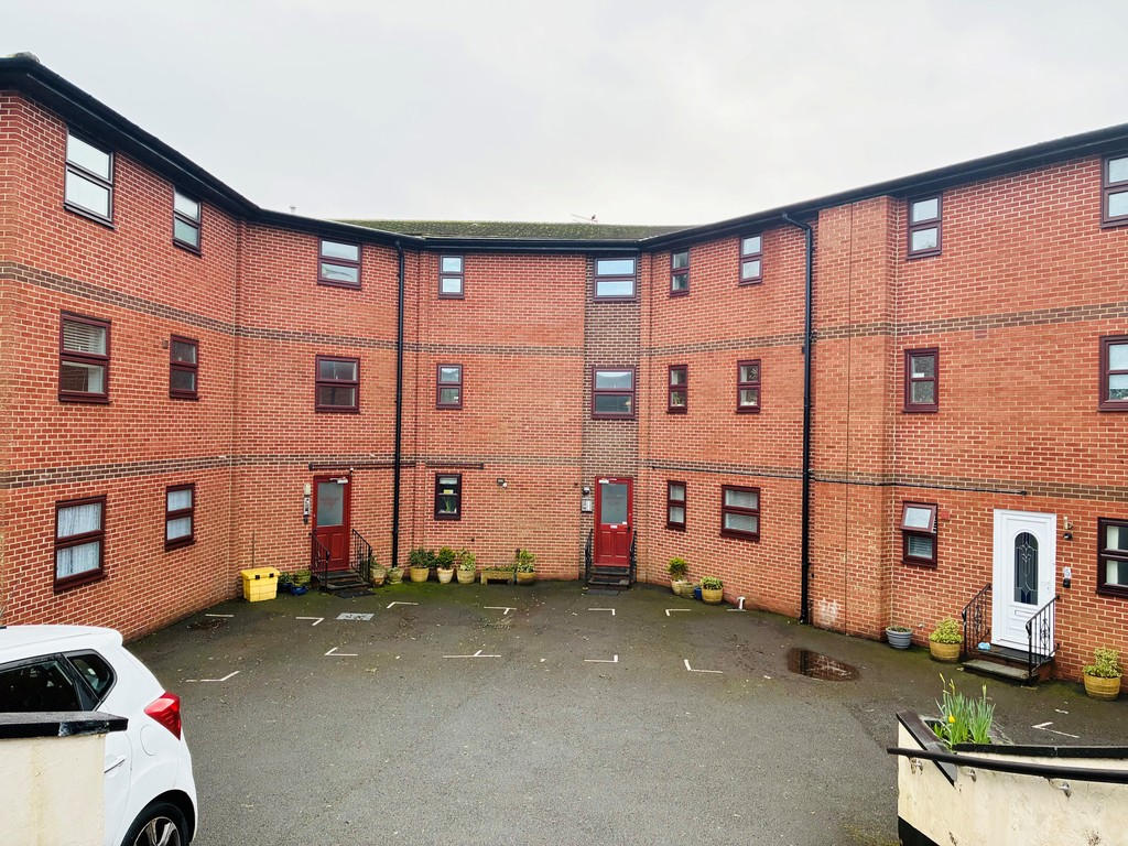 2 bed apartment for sale in East Cliff Road, Dawlish, EX7  - Property Image 11
