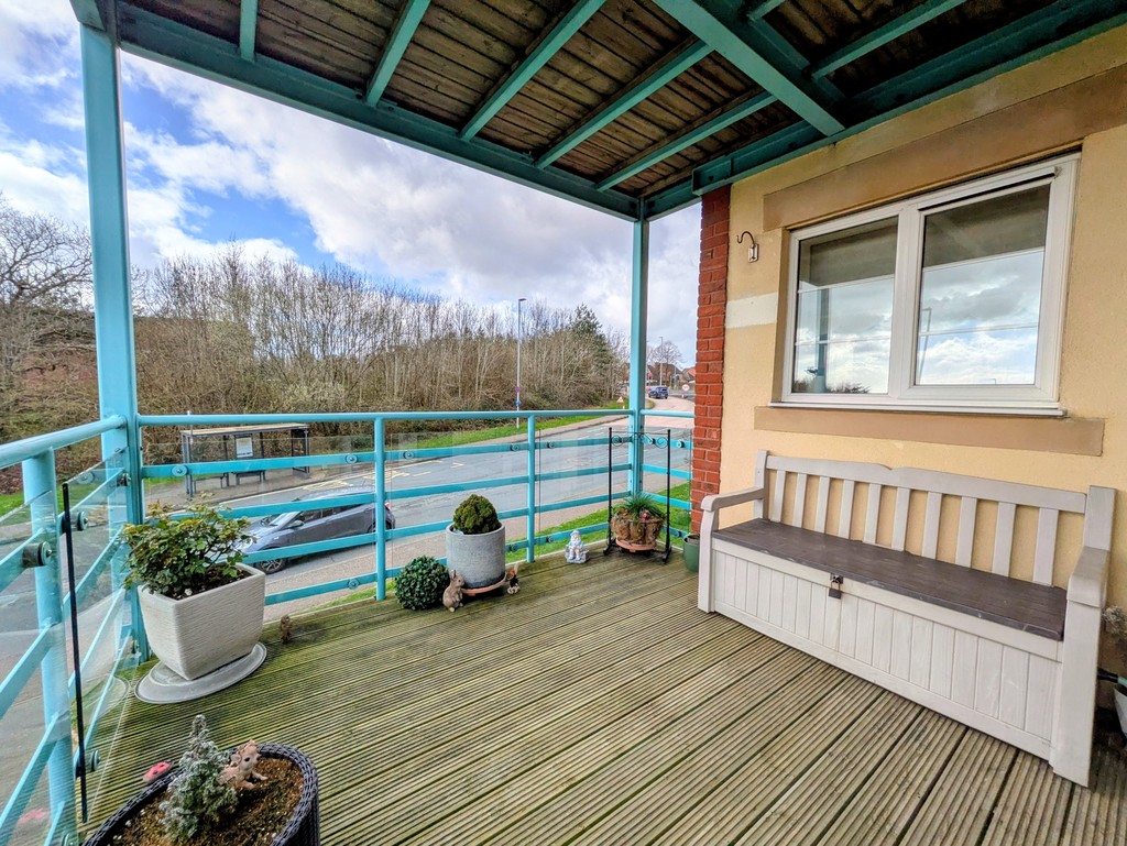 2 bed apartment for sale in Russell Walk, Exeter, EX2  - Property Image 3