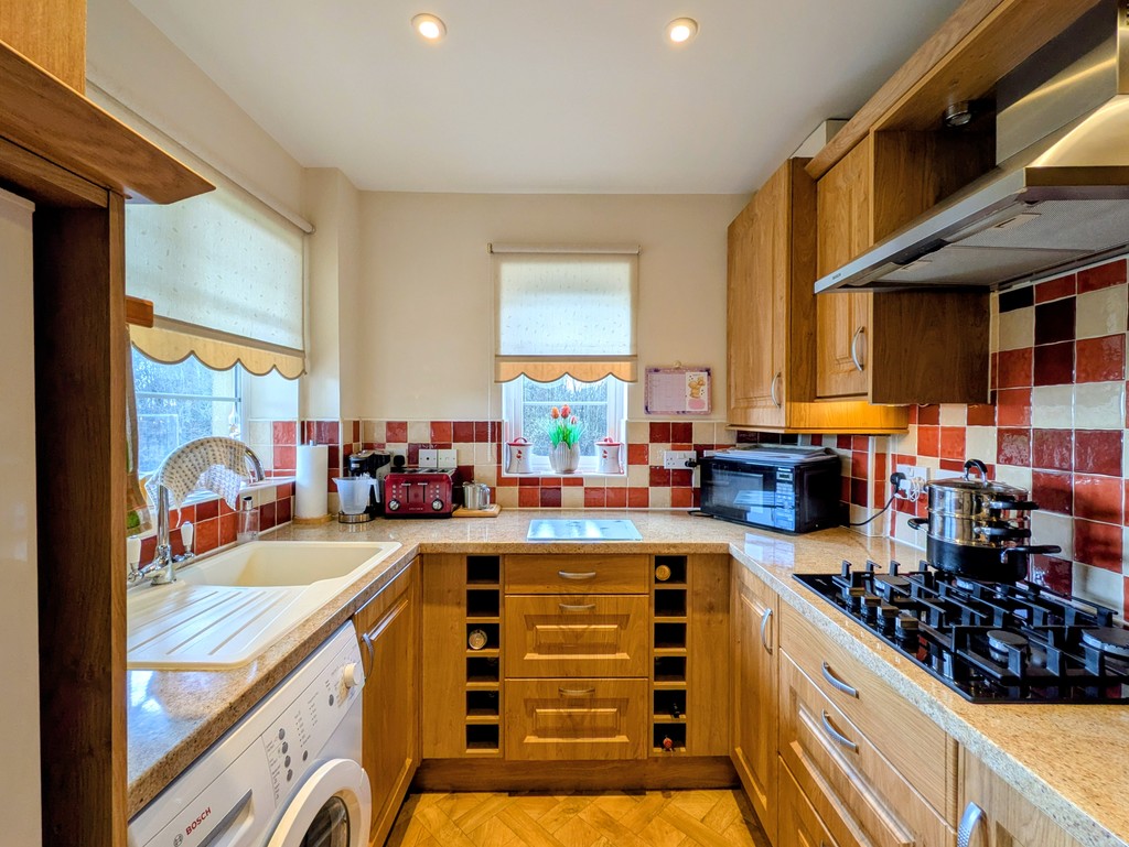 2 bed apartment for sale in Russell Walk, Exeter, EX2  - Property Image 4