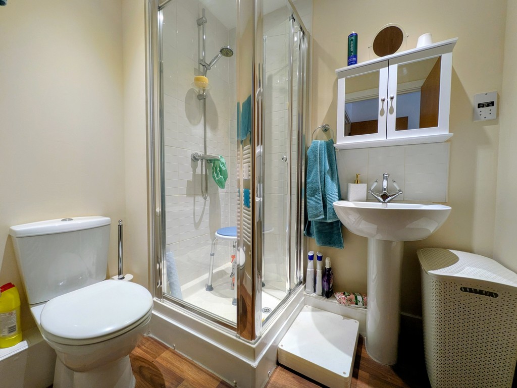 2 bed apartment for sale in Russell Walk, Exeter, EX2  - Property Image 9