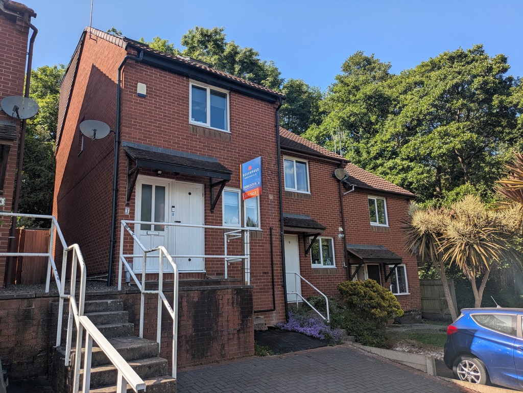 3 bed end of terrace house for sale in Poppy Close, Exeter, EX4  - Property Image 1