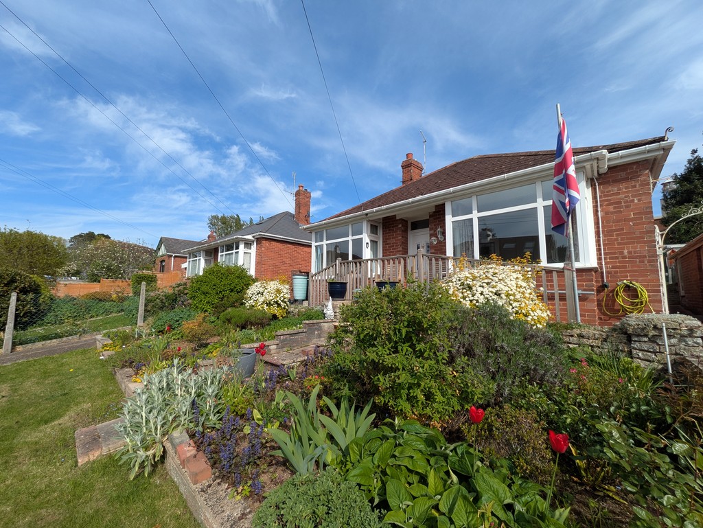 2 bed detached bungalow for sale in Buckerell Avenue, St Leonards, EX2 - Property Image 1