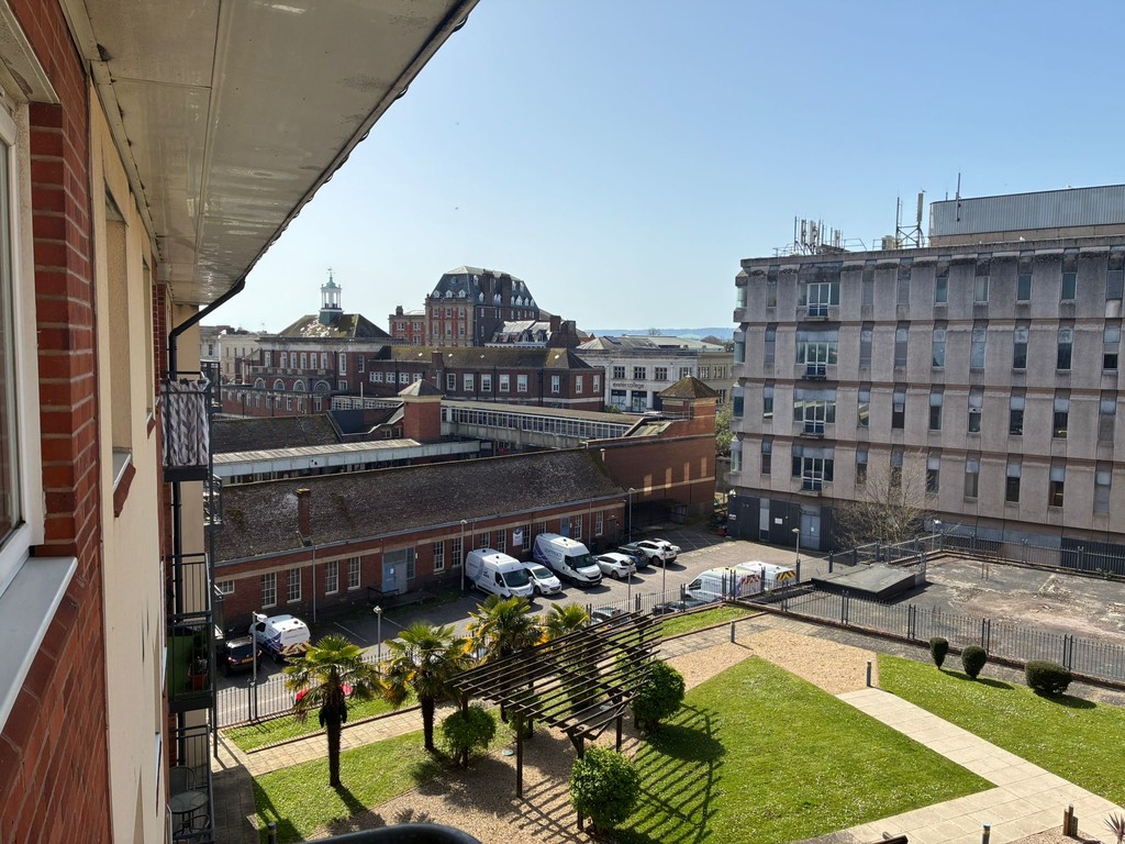 2 bed apartment for sale in Constantine House, New North Road  - Property Image 12