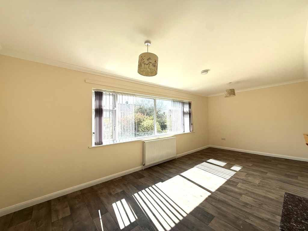 2 bed detached bungalow to rent in Creedy Road, Crediton 3