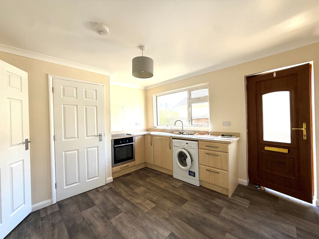 2 bed detached bungalow to rent in Creedy Road, Crediton  - Property Image 7