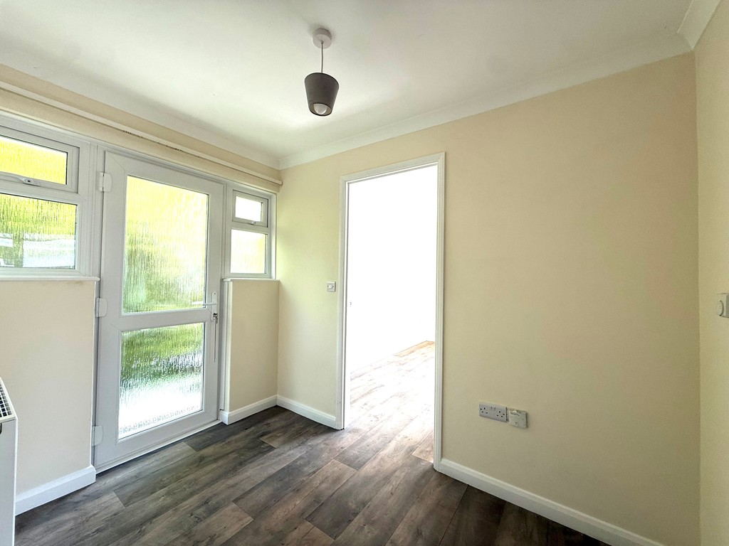 2 bed detached bungalow to rent in Creedy Road, Crediton 4