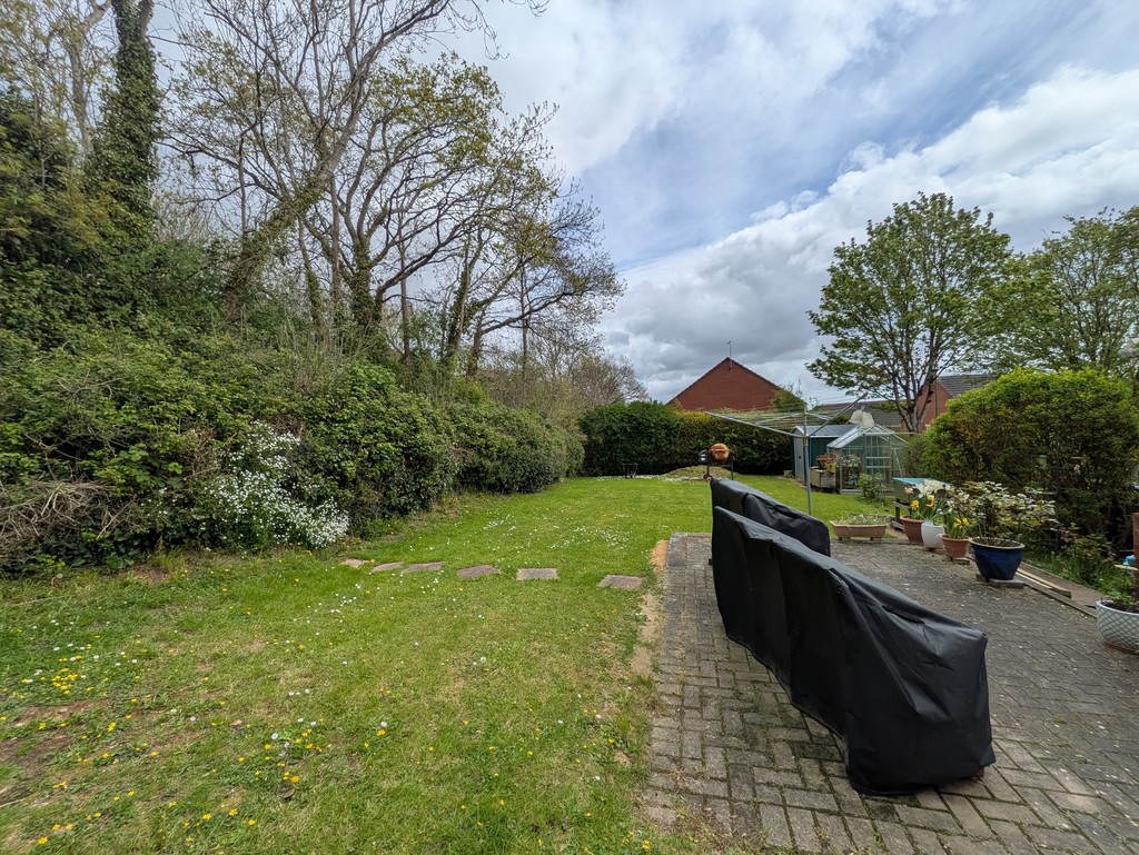 3 bed detached house for sale in Hexworthy Avenue, Exeter, EX4  - Property Image 9