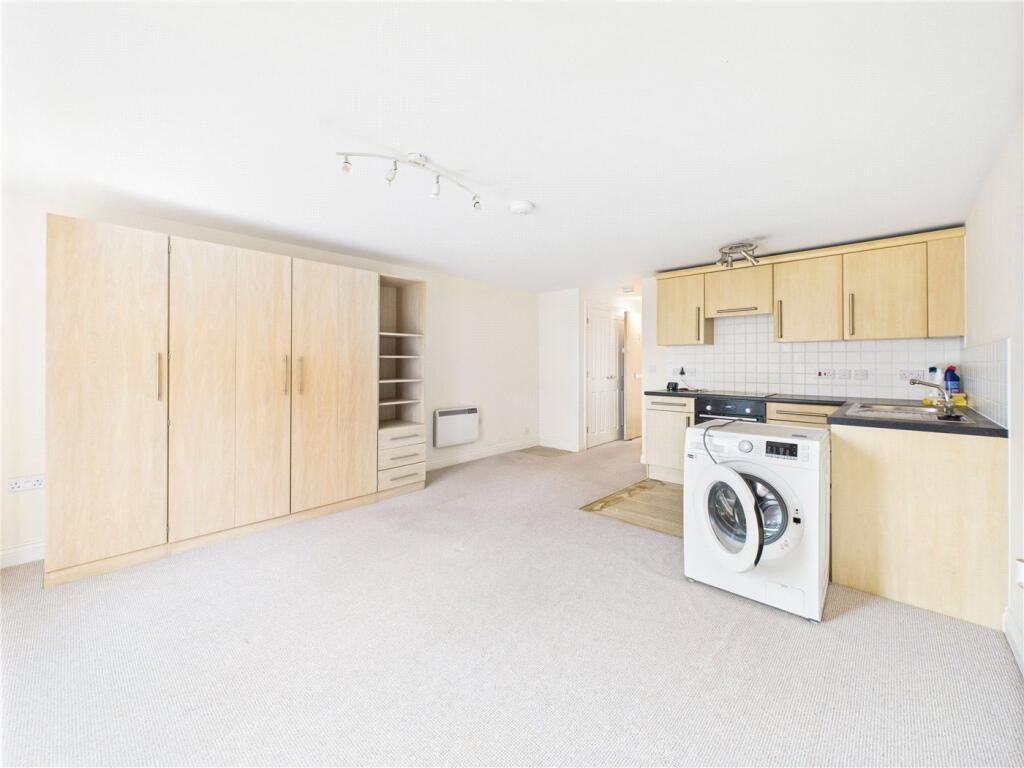Studio flat for sale in New North Road, Exeter, EX4 1