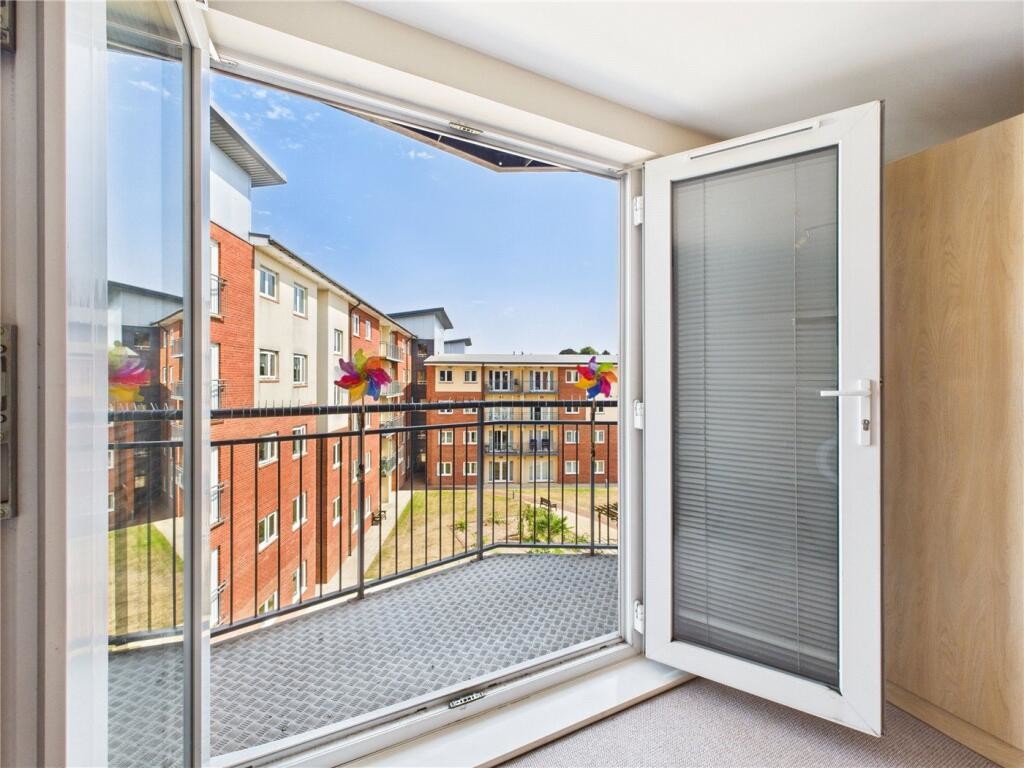Studio flat for sale in New North Road, Exeter, EX4 2