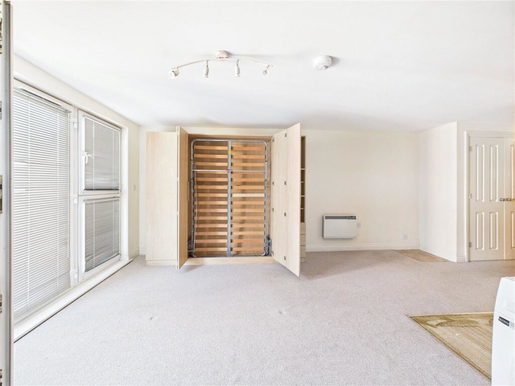 Studio flat for sale in New North Road, Exeter, EX4 8