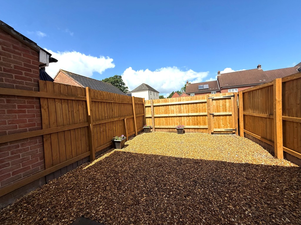 2 bed terraced house to rent in Alsa Brook Meadow, Tiverton 4