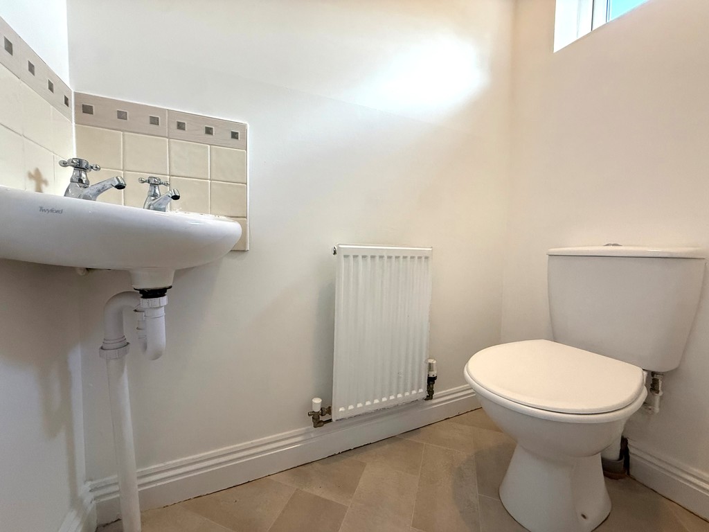 2 bed terraced house to rent in Alsa Brook Meadow, Tiverton  - Property Image 8