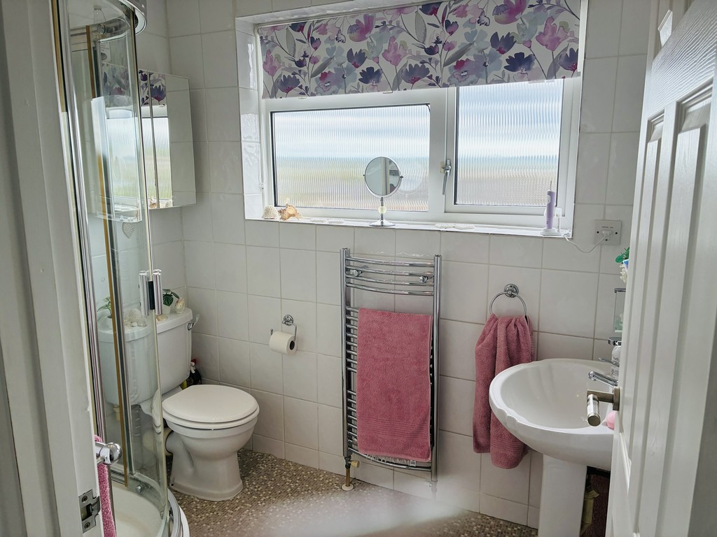 3 bed semi-detached house for sale in Dorset Avenue, Exeter, EX4  - Property Image 5