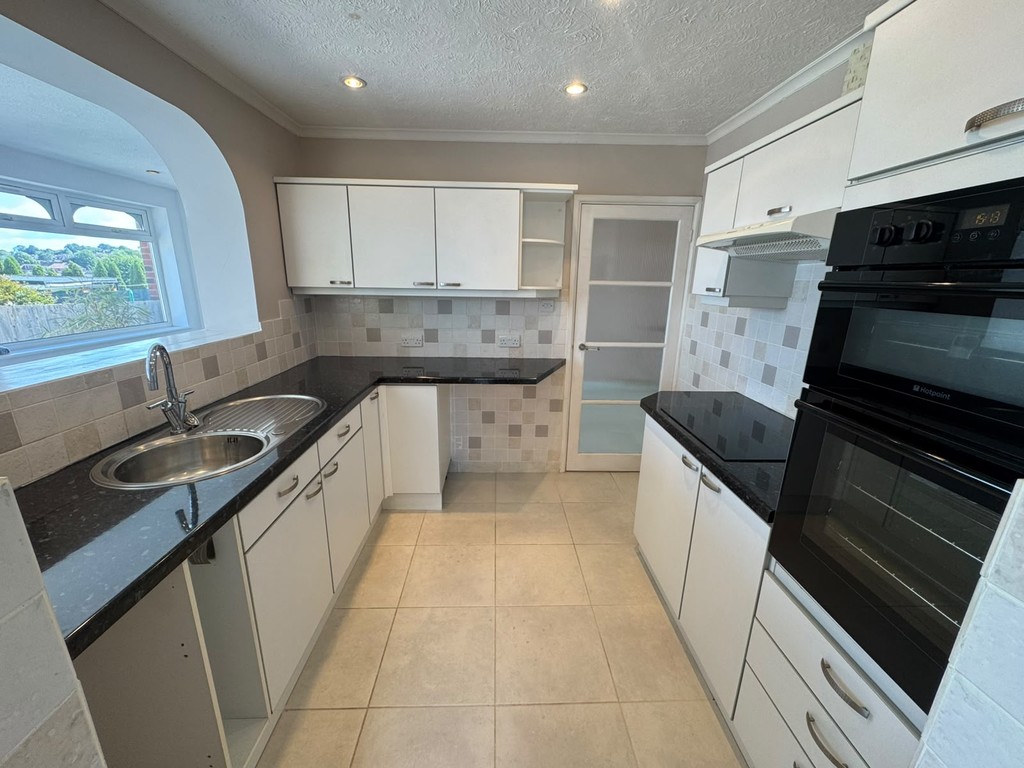 3 bed semi-detached house for sale in Dorset Avenue, Exeter, EX4  - Property Image 5