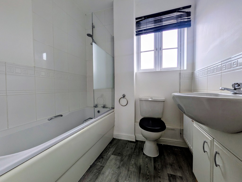 2 bed apartment for sale in Heraldry Way, Exeter, EX2  - Property Image 8