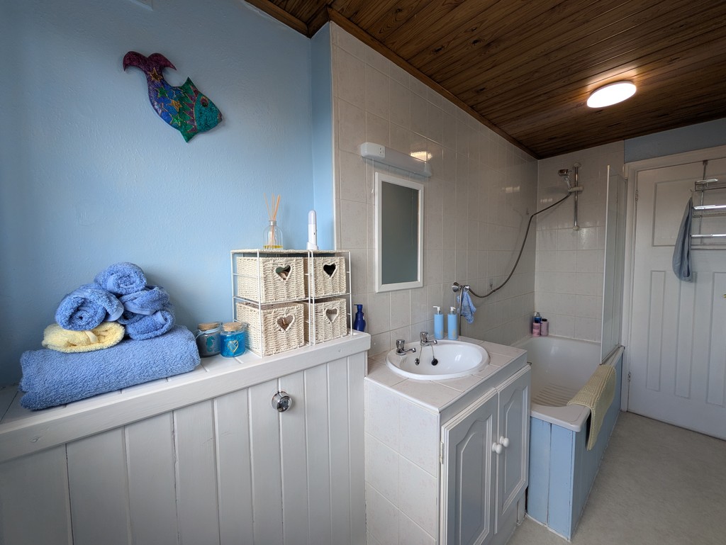 1 bed studio flat for sale in Mount Radford Crescent, Exeter, EX2  - Property Image 3
