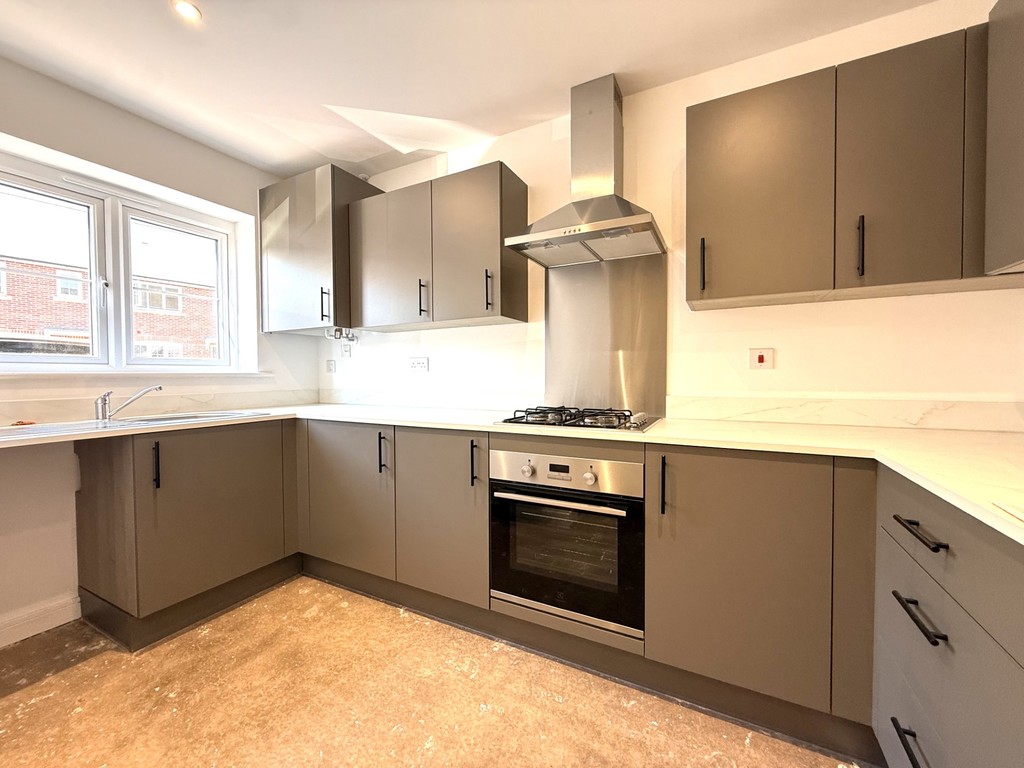 2 bed terraced house to rent in Heron Place, Crediton 13