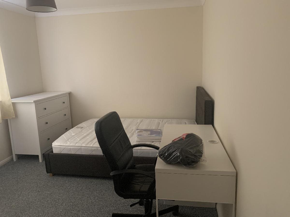 2 bed flat to rent in Cook Crescent, Colchester, CO4 5