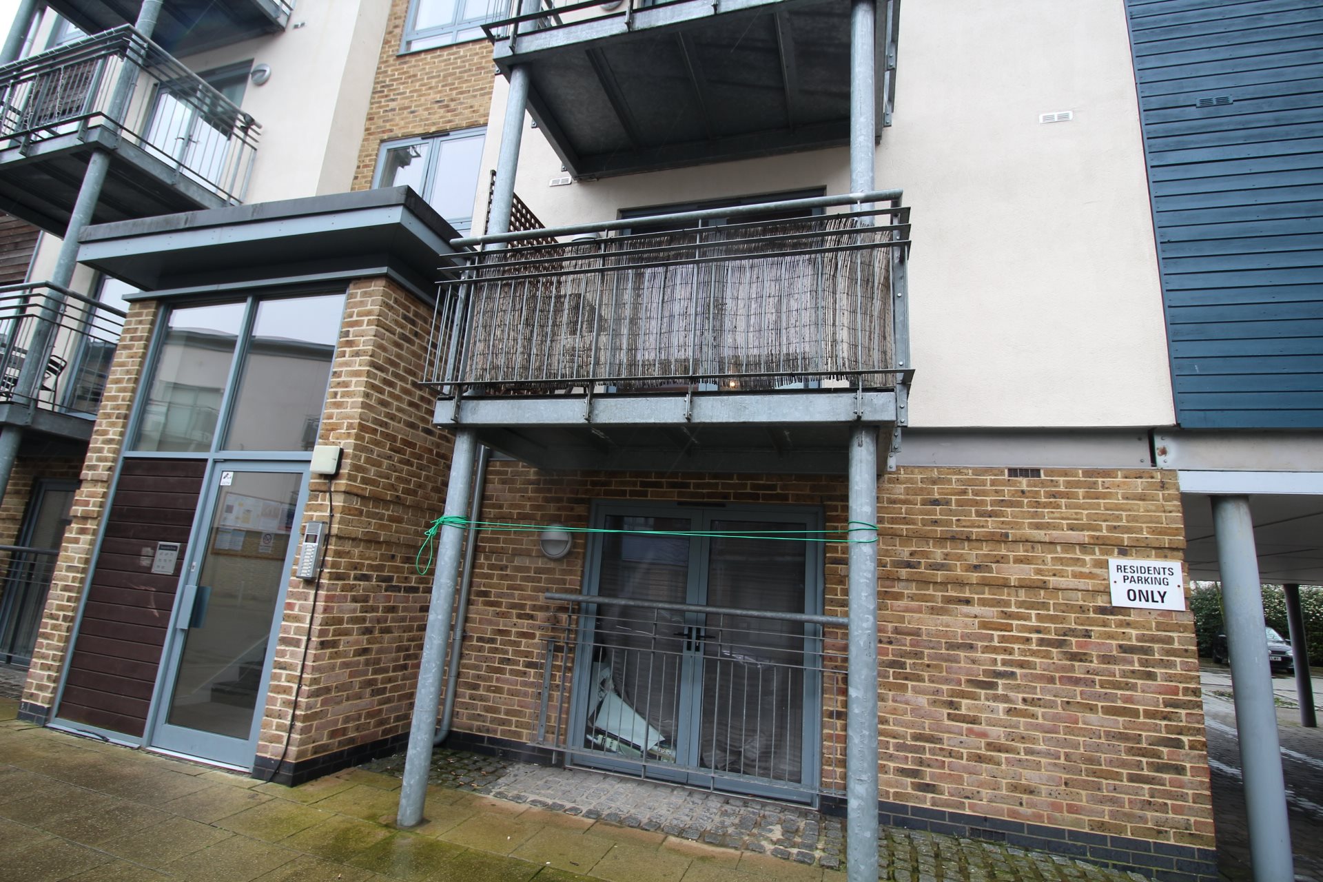 1 bed flat to rent in Quayside Drive, Hythe, CO2 - Property Image 1