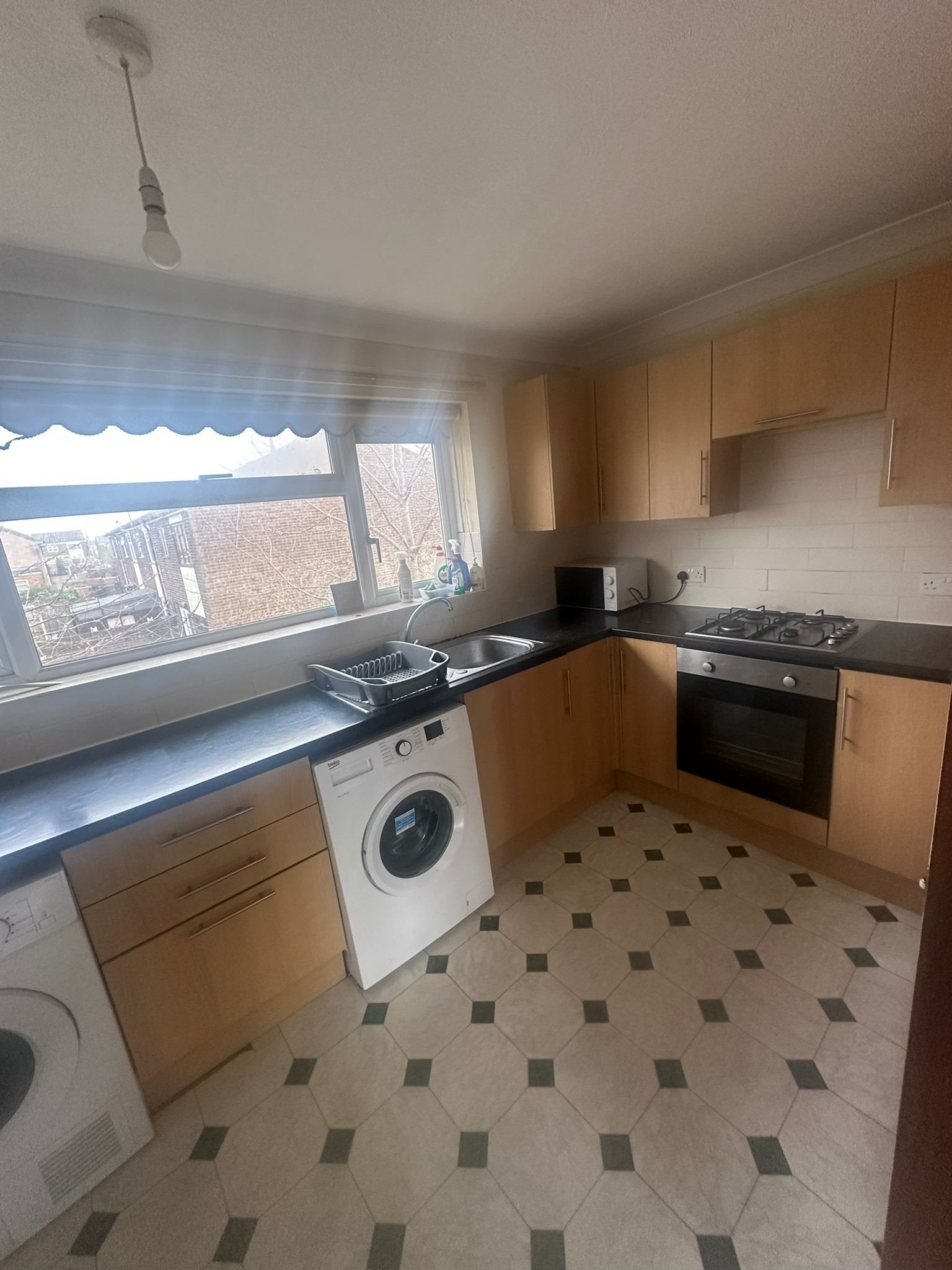 2 bed maisonette to rent in Hamlet Drive, Colchester, CO4  - Property Image 2