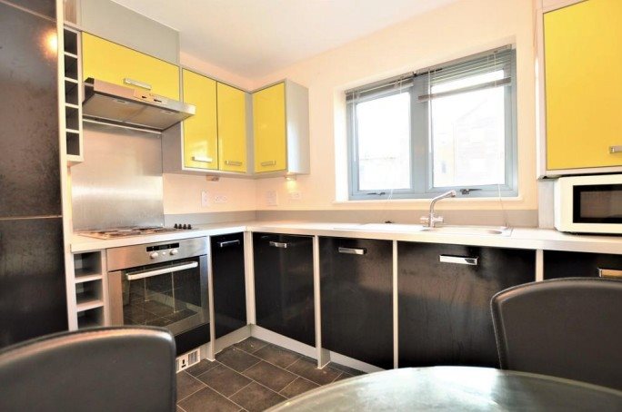 1 bed apartment to rent in Marine House, Hythe, CO2 3