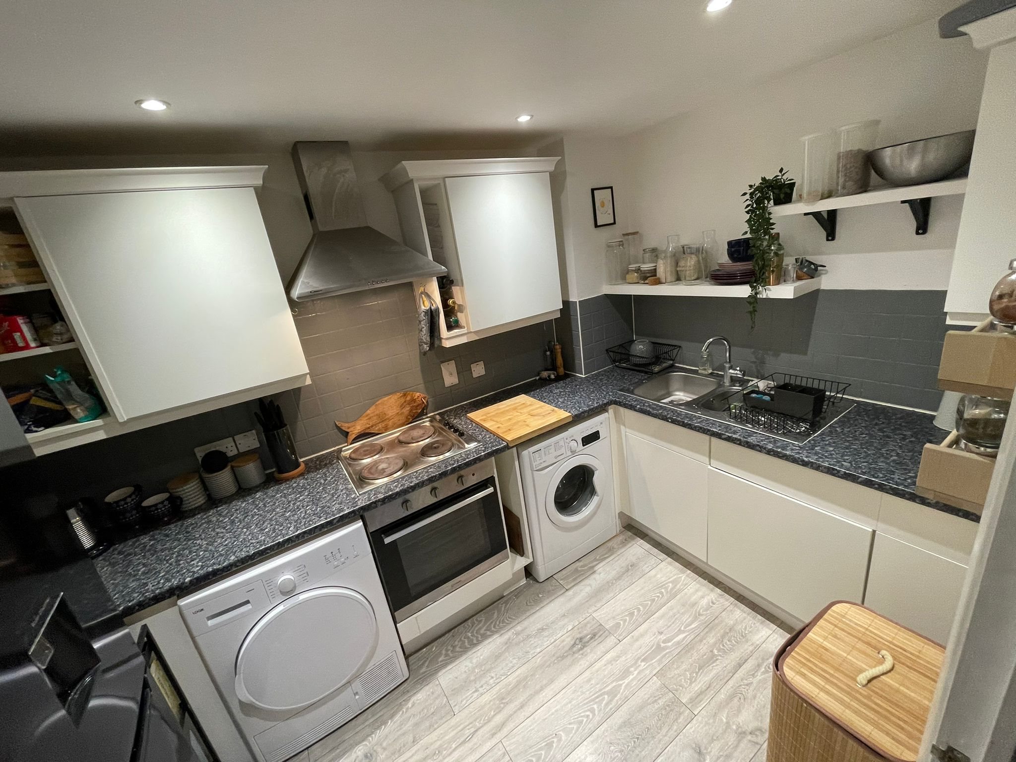 2 bed flat to rent in Hardies Point, Hawkins Road, CO2 3