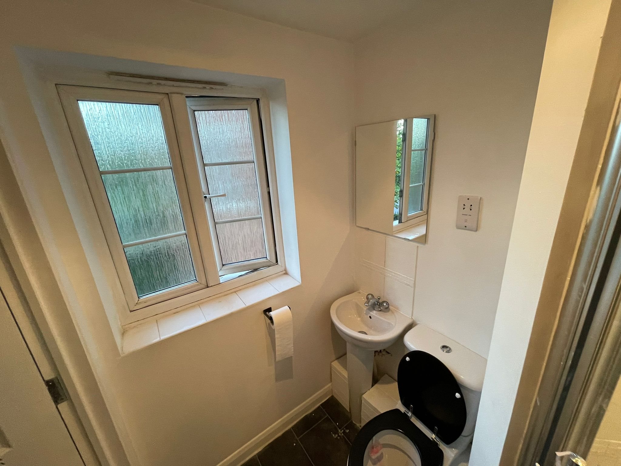 2 bed flat to rent in Hardies Point, Hawkins Road, CO2  - Property Image 5