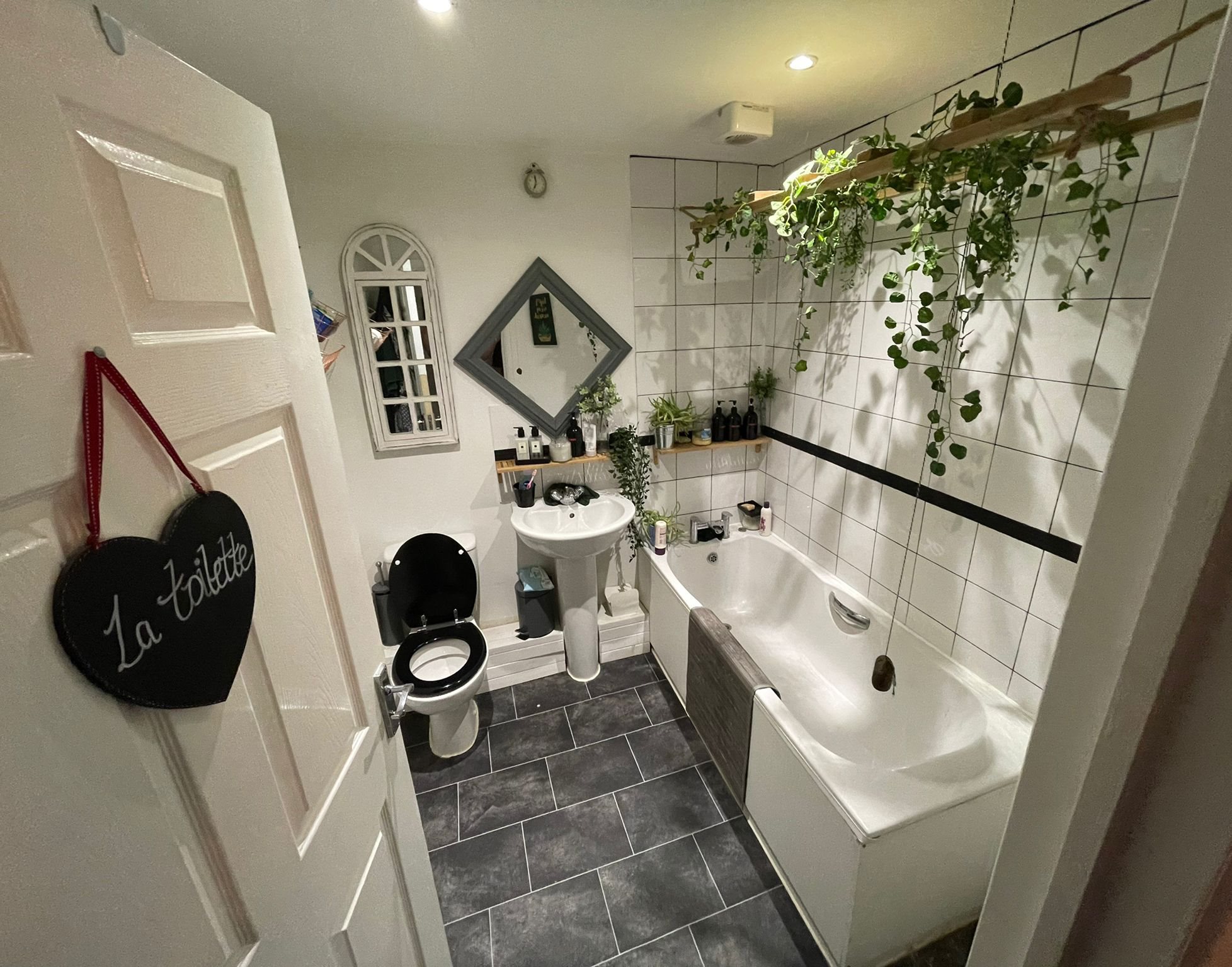 2 bed flat to rent in Hardies Point, Hawkins Road, CO2  - Property Image 7