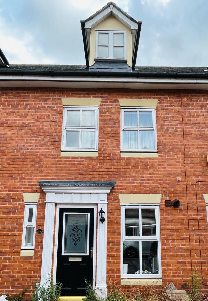 3 bed town house to rent in Hatcher Crescent, Hythe, CO2  - Property Image 1