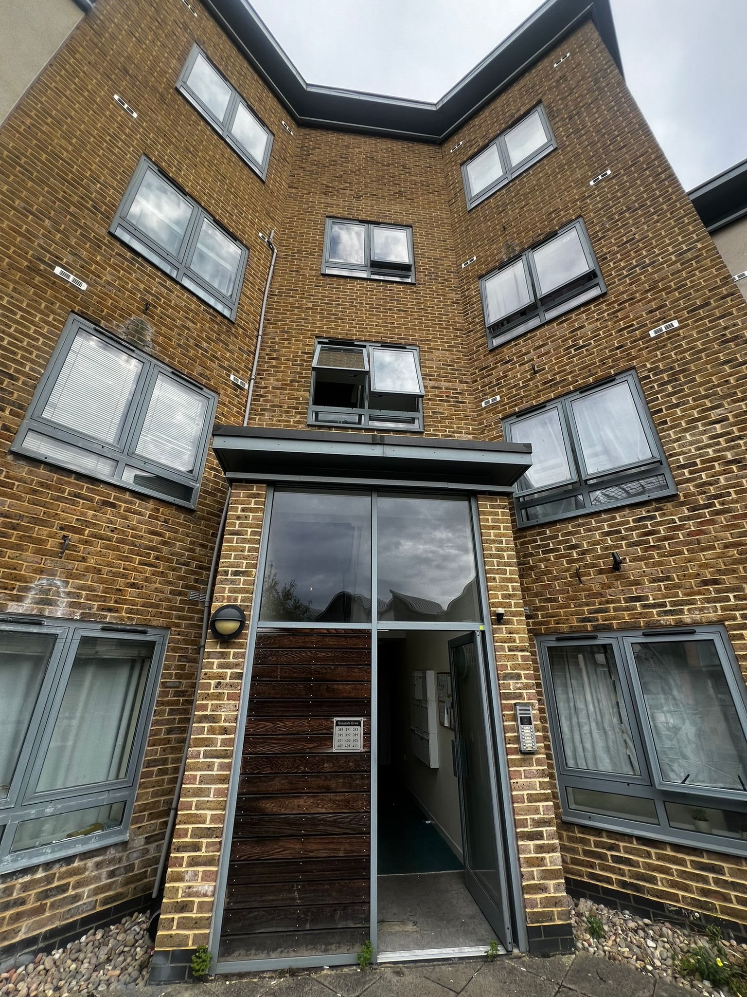 1 bed flat to rent in Quayside Drive, Colchester, CO2 - Property Image 1