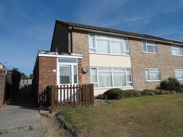 3 bed flat to rent in Hamlet Drive, Colchester, CO4  - Property Image 1